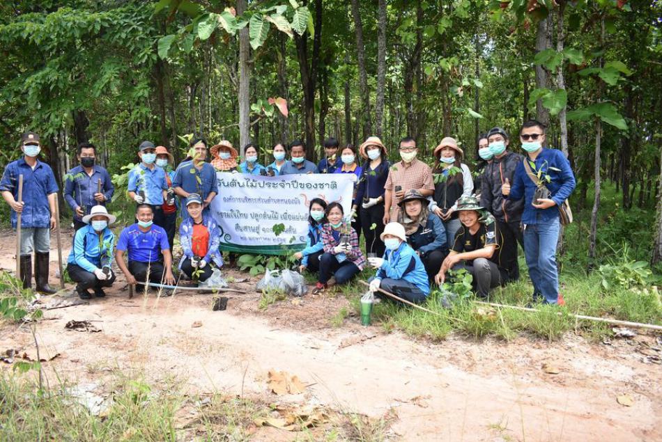 กิจกรรมปลูกต้นไม้บริเวณโคกหนองไผ่ เนื่องในวันต้นไม้ประจำปีของชาติ พ.ศ.2564 (20 ภาพ)