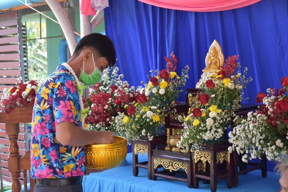 เมื่อวันพุธที่ ๑๓ เมษายน ๒๕๖๕ องค์การบริหารส่วนตำบลหนองบัว ได้ดำเนินการจัดกิจกรรมตามโครงการสืบสานงานประเพณีท้องถิ่น “งานประเพณีสงกรานต์” ประจำปีงบประมาณ พ.ศ.๒๕๖๕ โดยมีวัตถุประสงค์เพื่อส่งเสริมและอนุรักษ์วัฒนธรรมประเพณีอันดีงามของไทยให้คงอยู่สืบไป