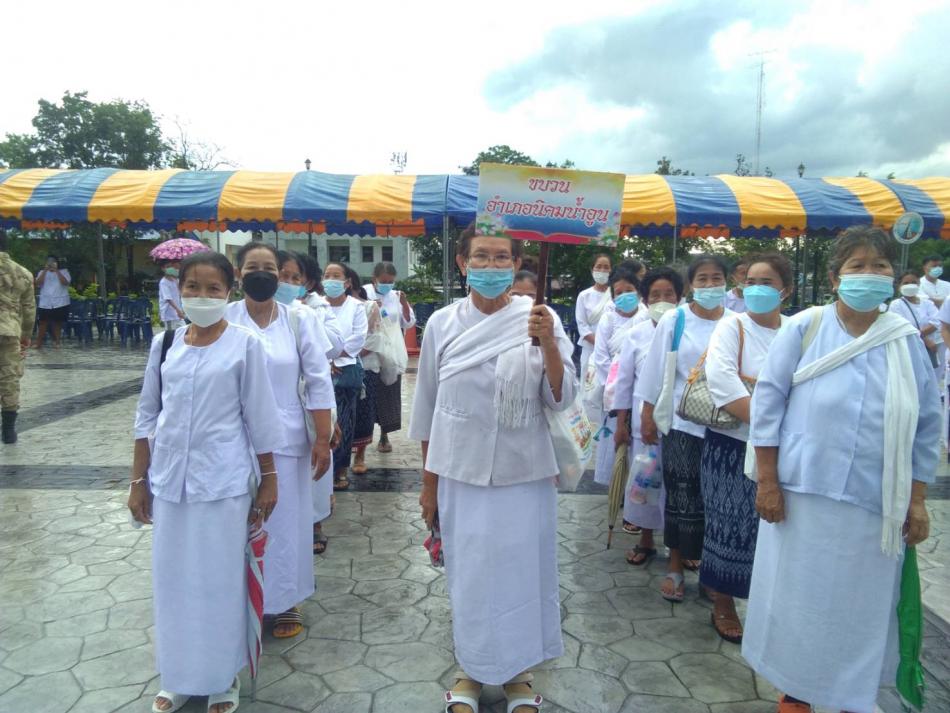 เมื่อวันที่ ๑๕ พฤษภาคม ๒๕๖๕ องค์การบริหารส่วนตำบลหนองบัว นำโดยนายบุญธรรม เจริญรส นายกองค์การบริหารส่วนตำบลหนองบัว นำมวลชนเข้าร่วมกิจกรรมขบวนแห่โคมบัวบูชา เทศกาลวันวิสาขบูชา ณ ลานพระบรมรูป รัชกาลที่ ๕ อำเภอเมือง จังหวัดสกลนคร